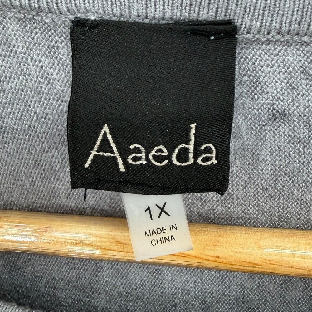 Aaeda Womens 1X Knit Sweater Top Floral Applique Batwing Sleeve Gray Retro Mod - Picture 6 of 7